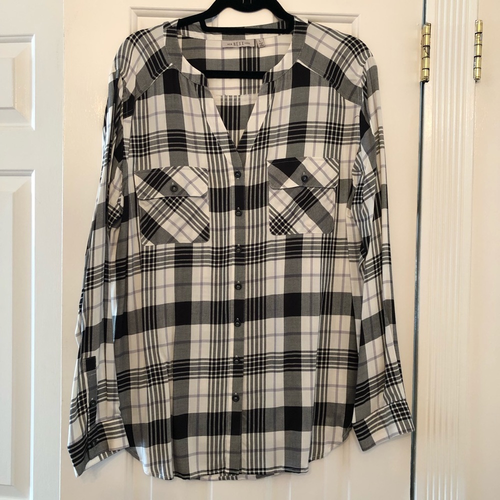 Nexx Black, White and Gray Blouse Size Large